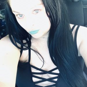 Meet your Posher, Liz marie